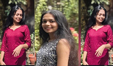 Slim Young Mallu Girl Showing Hot Pussy HD
